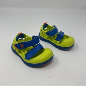 Stride Rite Made to PLay Green Blue Closed Toe Adjustable Sandals Size 4 / 5